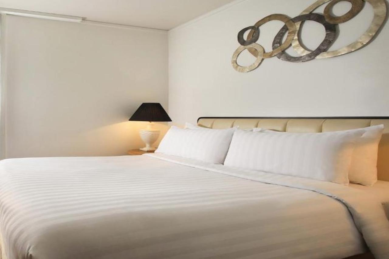 Oakwood Suites Kuningan Giacarta Esterno foto