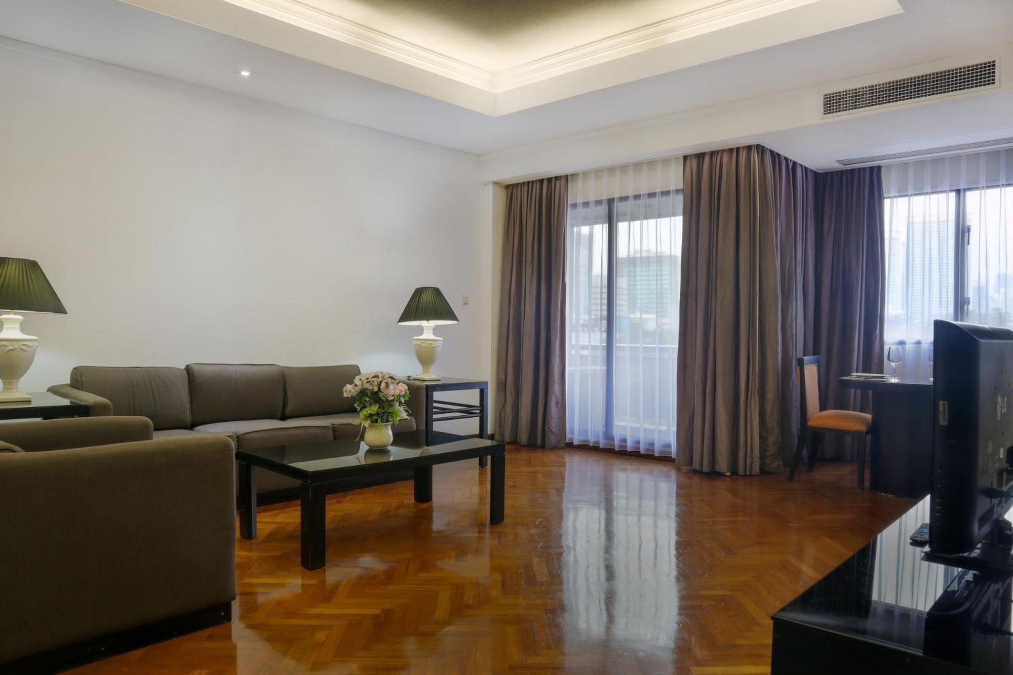 Oakwood Suites Kuningan Giacarta Esterno foto