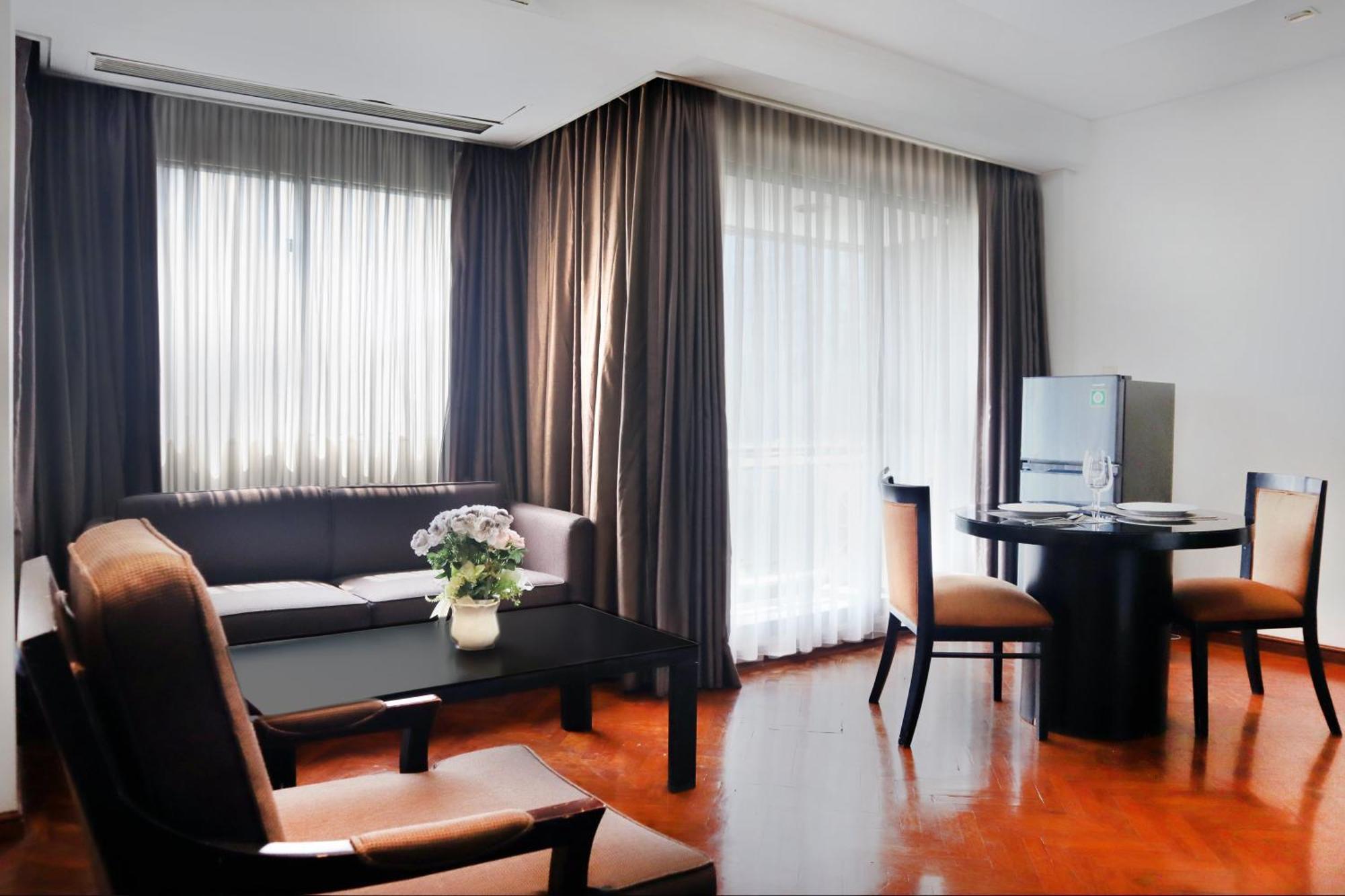 Oakwood Suites Kuningan Giacarta Esterno foto