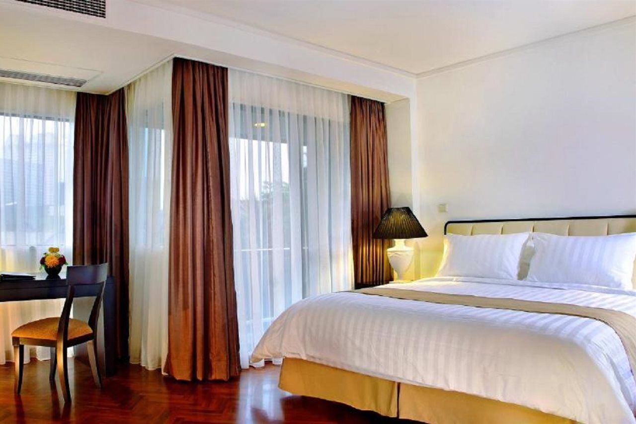 Oakwood Suites Kuningan Giacarta Esterno foto